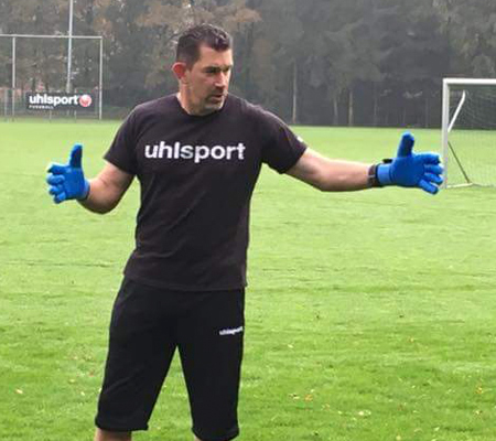 Lee Kendall, goalkeeper coach, presents at International Goalkeeper Coaches Conference